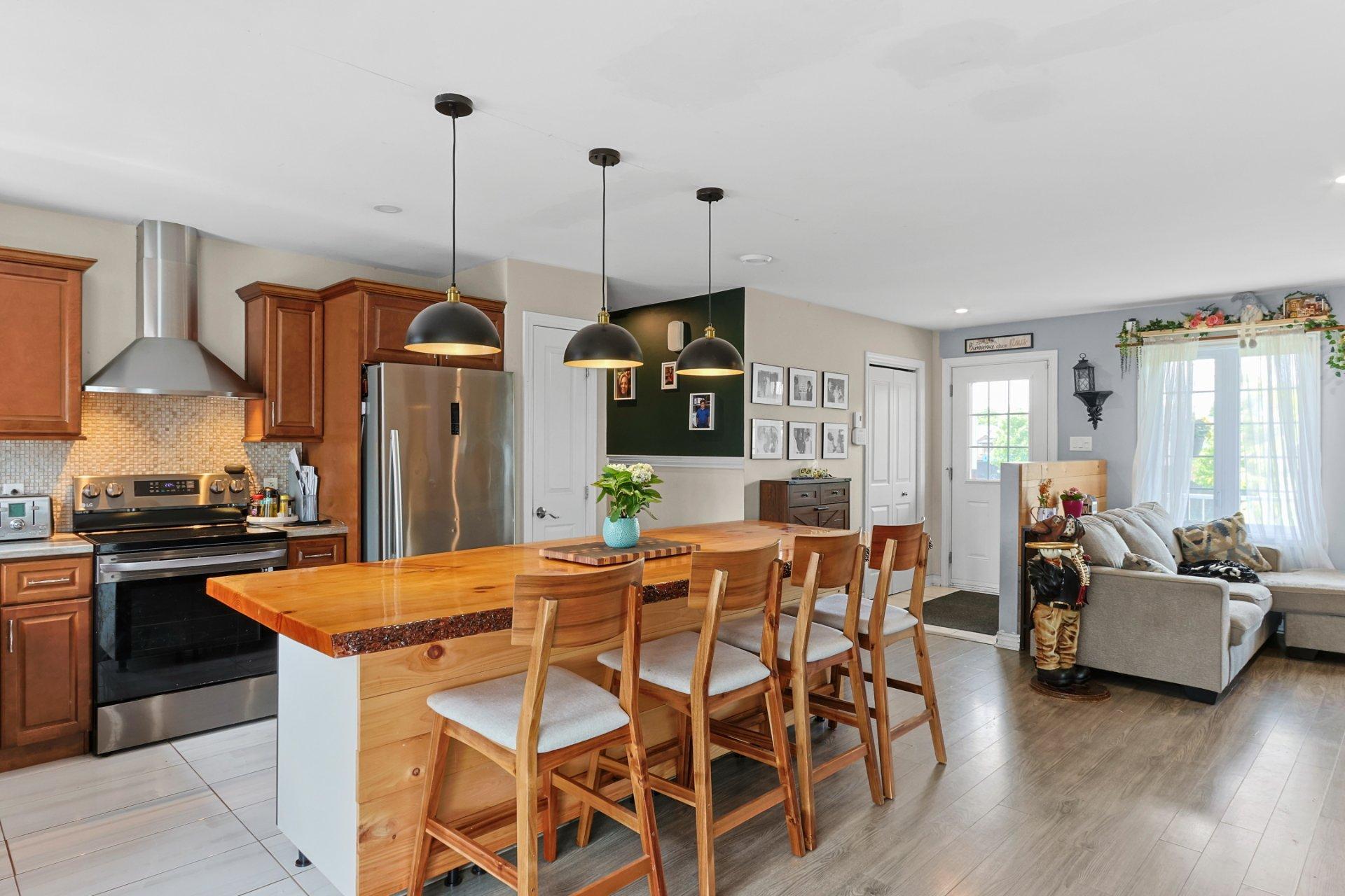 









1


Thomas Gebbie

,
Howick,




QC
J0S1G0

