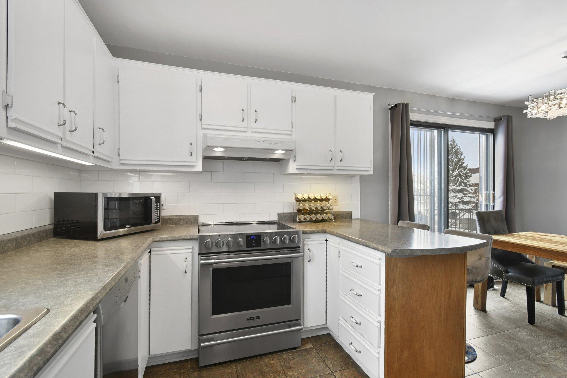 









7674


Boul. Perras

,
Montréal (Rivière-des-Prairies/Pointe-aux-Trembles),




QC
H1E5K9

