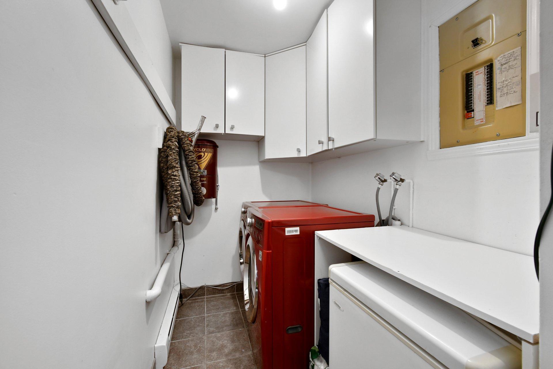 









7674


Boul. Perras

,
Montréal (Rivière-des-Prairies/Pointe-aux-Trembles),




QC
H1E5K9

