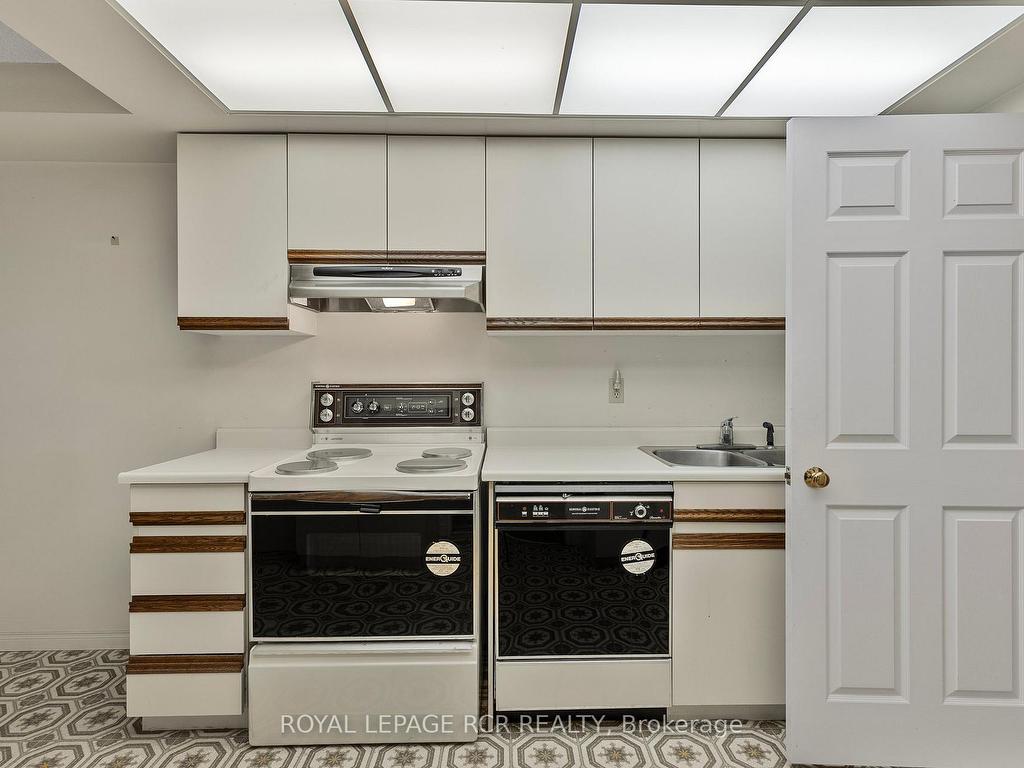 









195


St Patrick

Street, 603,
Toronto,




ON
M5T 2Y8

