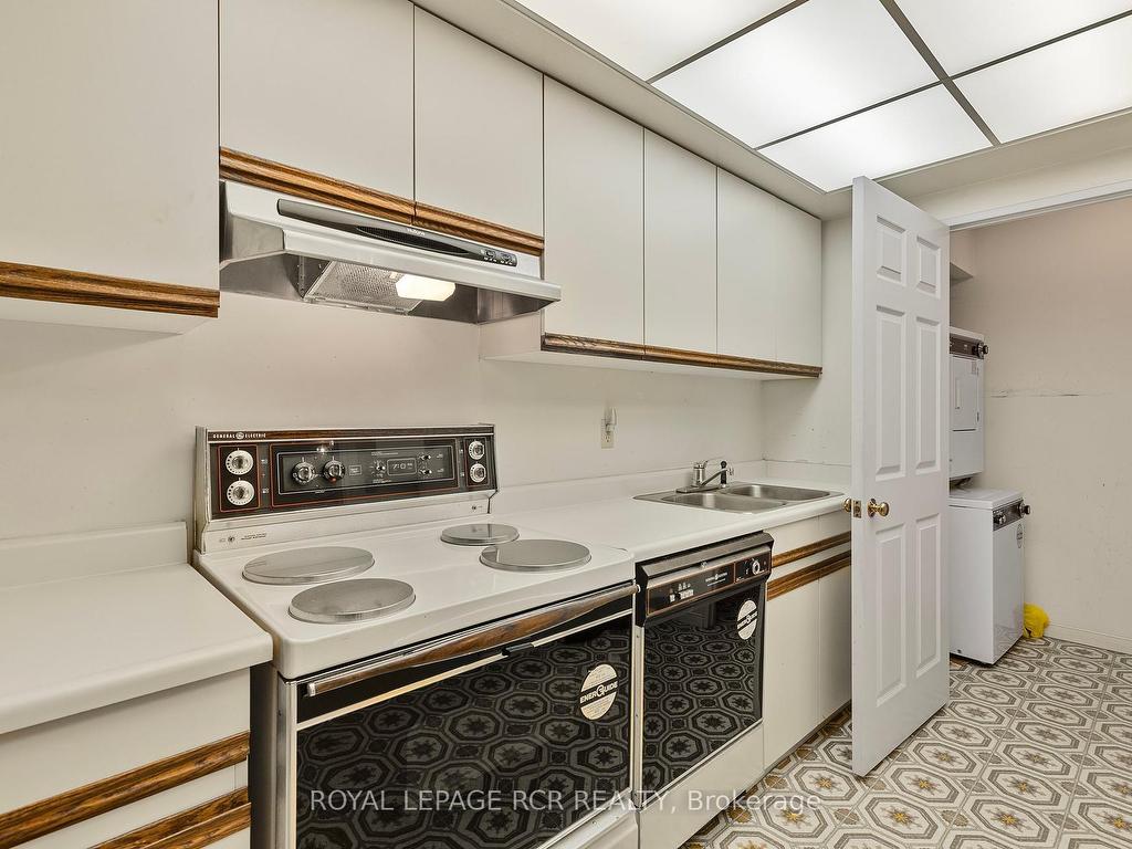 









195


St Patrick

Street, 603,
Toronto,




ON
M5T 2Y8

