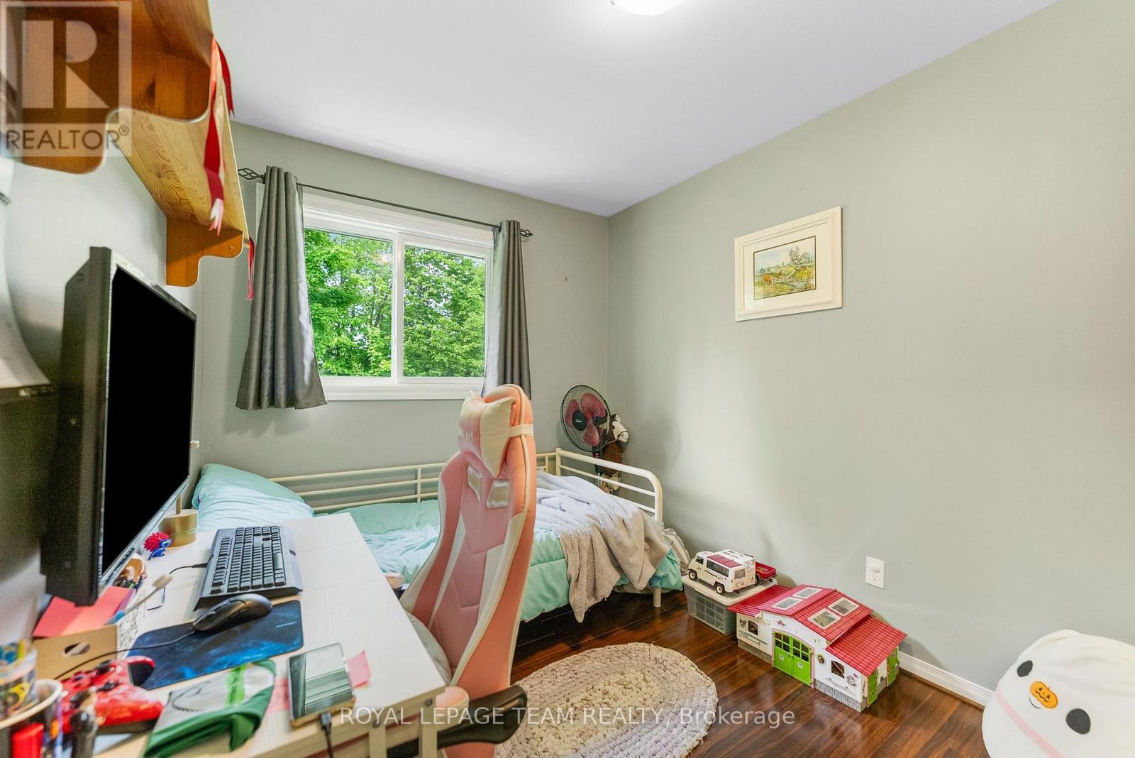 












4872 CALABOGIE ROAD

,
Greater Madawaska,




Ontario
K0J1H0

