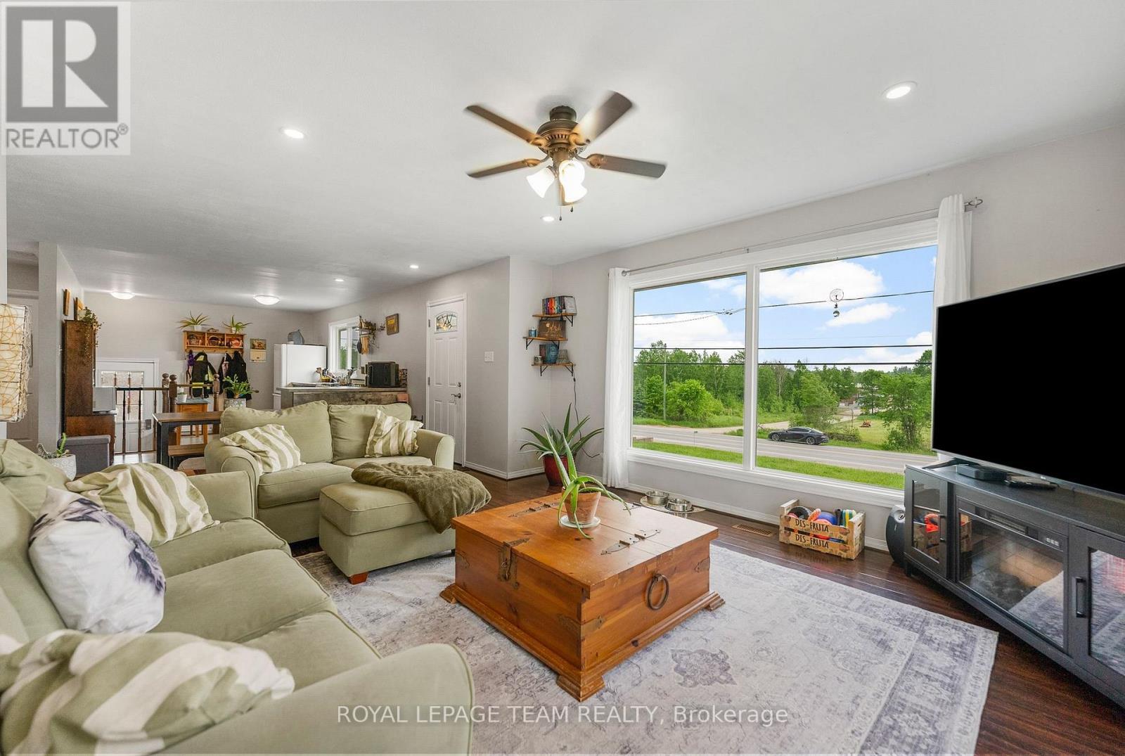 












4872 CALABOGIE ROAD

,
Greater Madawaska,




Ontario
K0J1H0

