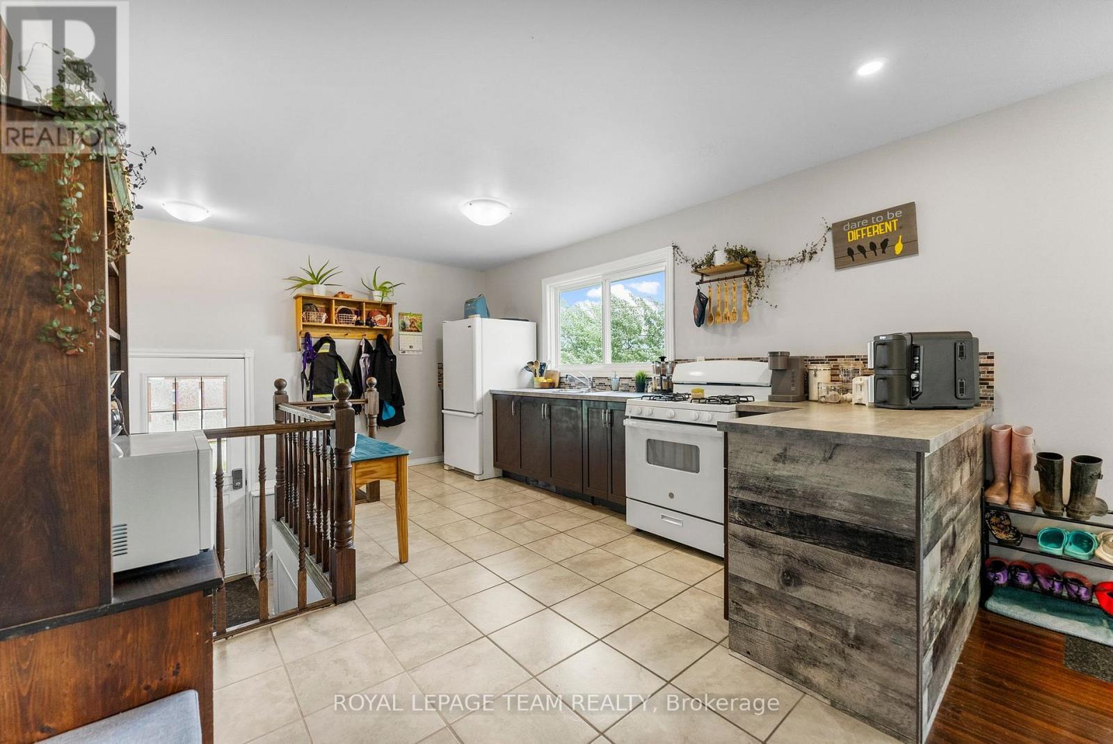 












4872 CALABOGIE ROAD

,
Greater Madawaska,




Ontario
K0J1H0

