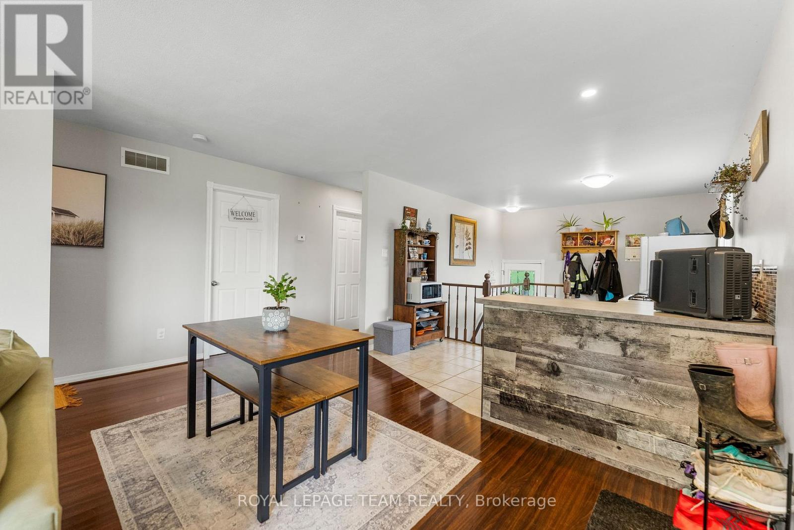 












4872 CALABOGIE ROAD

,
Greater Madawaska,




Ontario
K0J1H0

