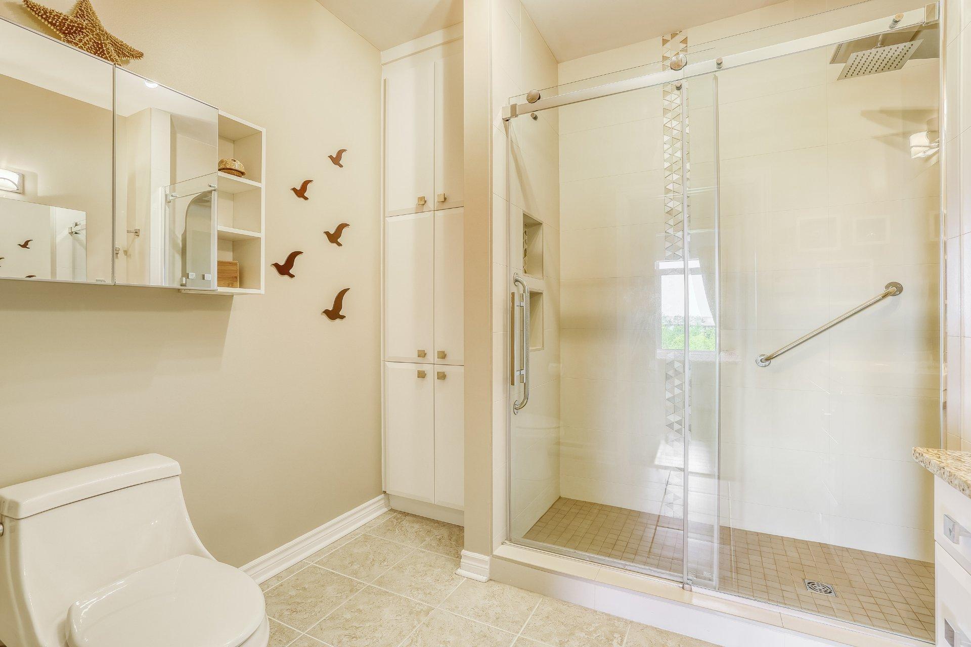 









1180


Ch. d'Aylmer

, 706,
Gatineau (Aylmer),




QC
J9H0G5

