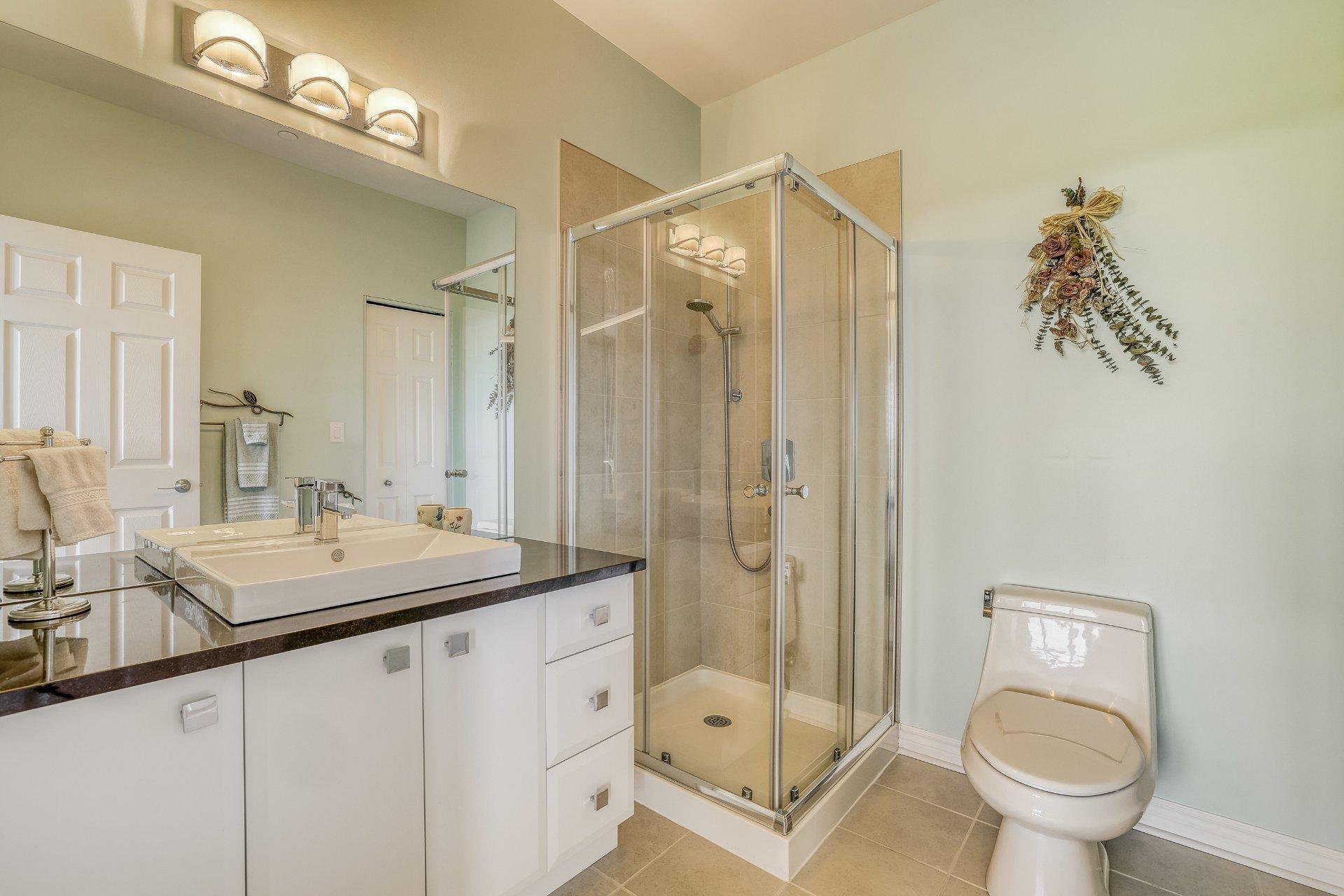 









1180


Ch. d'Aylmer

, 706,
Gatineau (Aylmer),




QC
J9H0G5

