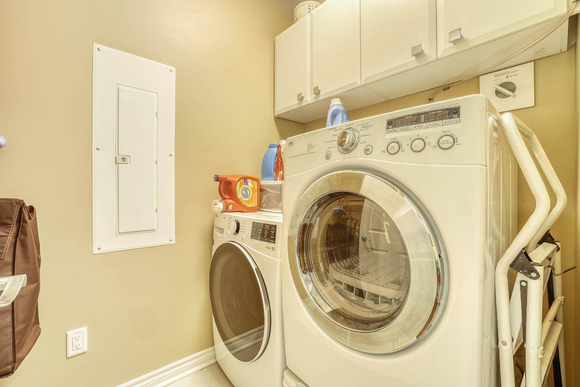 









1180


Ch. d'Aylmer

, 706,
Gatineau (Aylmer),




QC
J9H0G5

