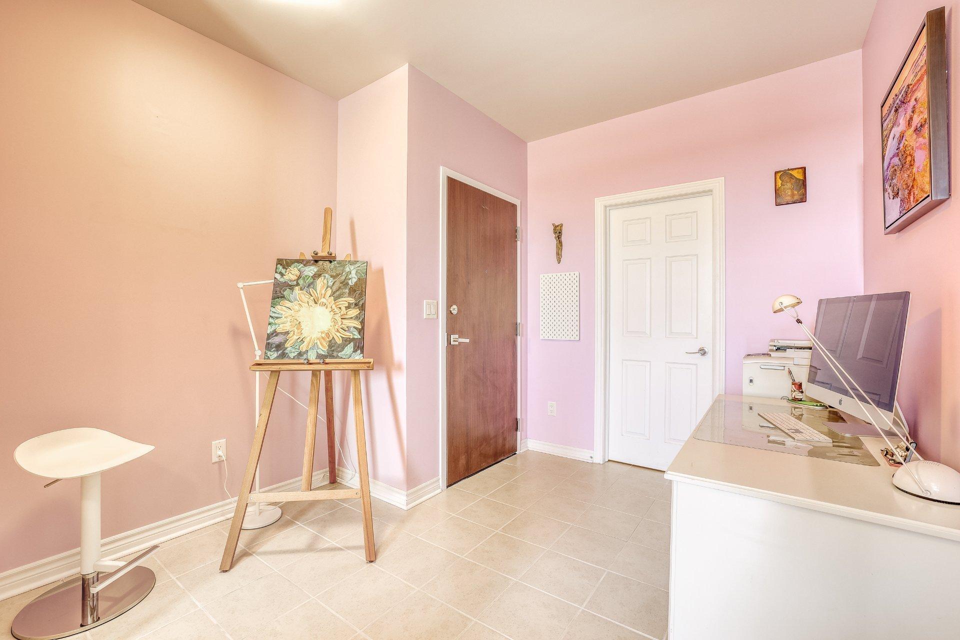 









1180


Ch. d'Aylmer

, 706,
Gatineau (Aylmer),




QC
J9H0G5

