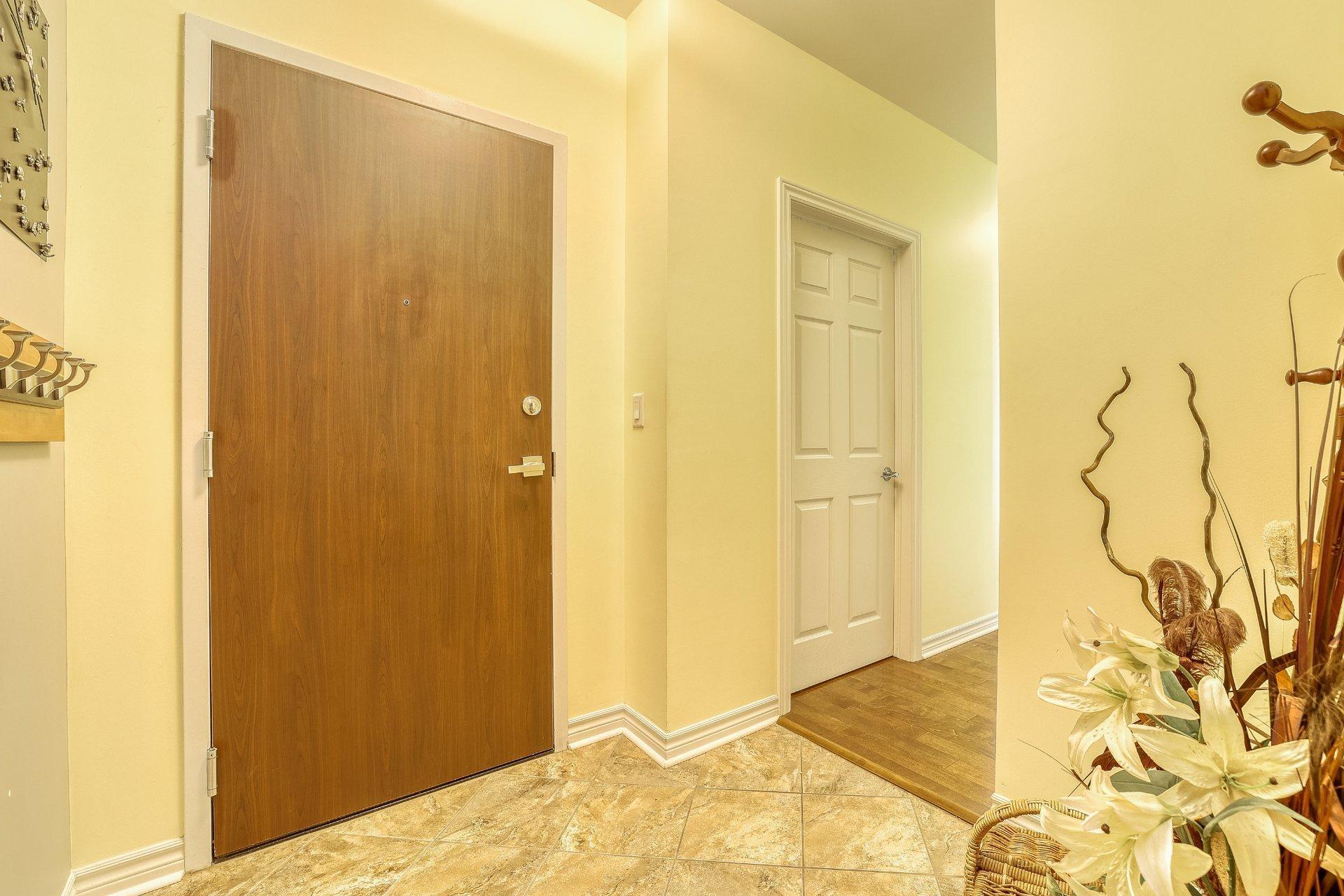 









1180


Ch. d'Aylmer

, 706,
Gatineau (Aylmer),




QC
J9H0G5

