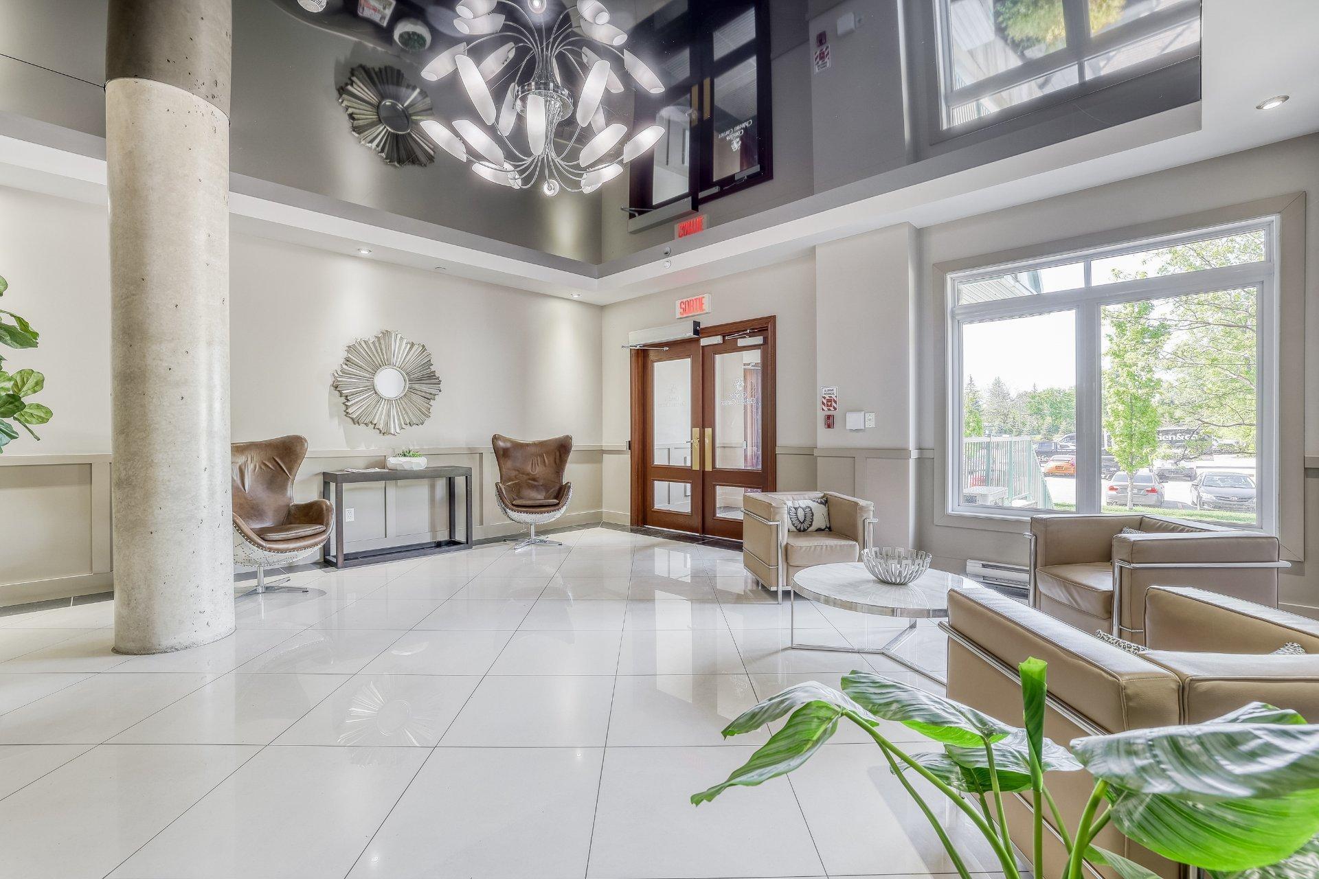 









1180


Ch. d'Aylmer

, 706,
Gatineau (Aylmer),




QC
J9H0G5

