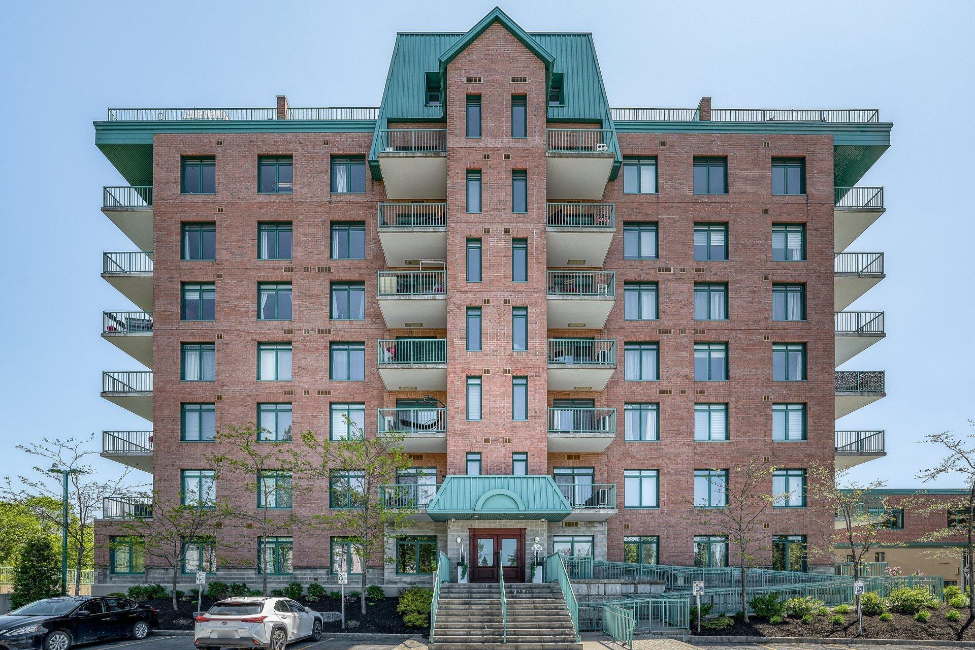 









1180


Ch. d'Aylmer

, 706,
Gatineau (Aylmer),




QC
J9H0G5


