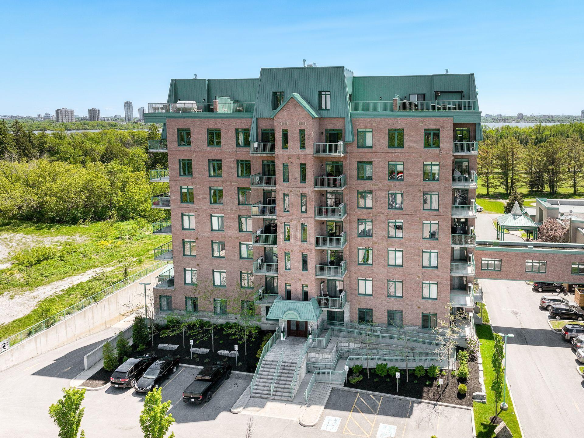 









1180


Ch. d'Aylmer

, 706,
Gatineau (Aylmer),




QC
J9H0G5

