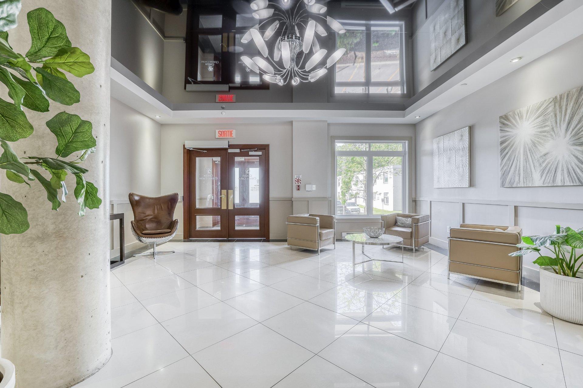 









1180


Ch. d'Aylmer

, 706,
Gatineau (Aylmer),




QC
J9H0G5

