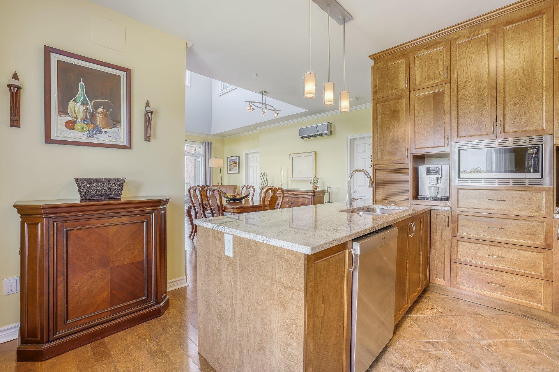 









1180


Ch. d'Aylmer

, 706,
Gatineau (Aylmer),




QC
J9H0G5

