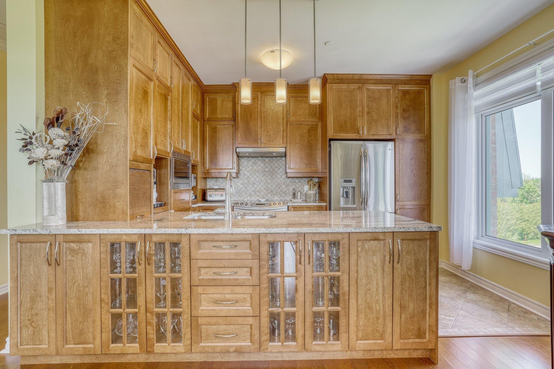 









1180


Ch. d'Aylmer

, 706,
Gatineau (Aylmer),




QC
J9H0G5

