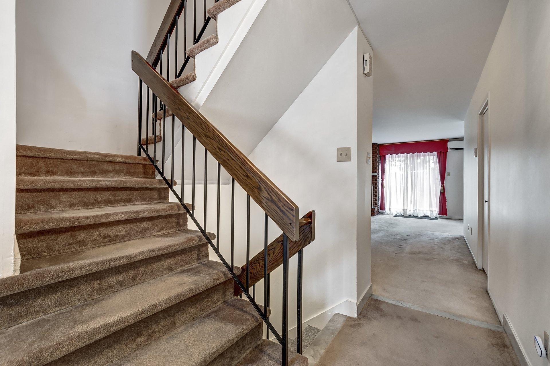 









3834


Ch. de la Côte-de-Liesse

,
Mont-Royal,




QC
H4N2P5

