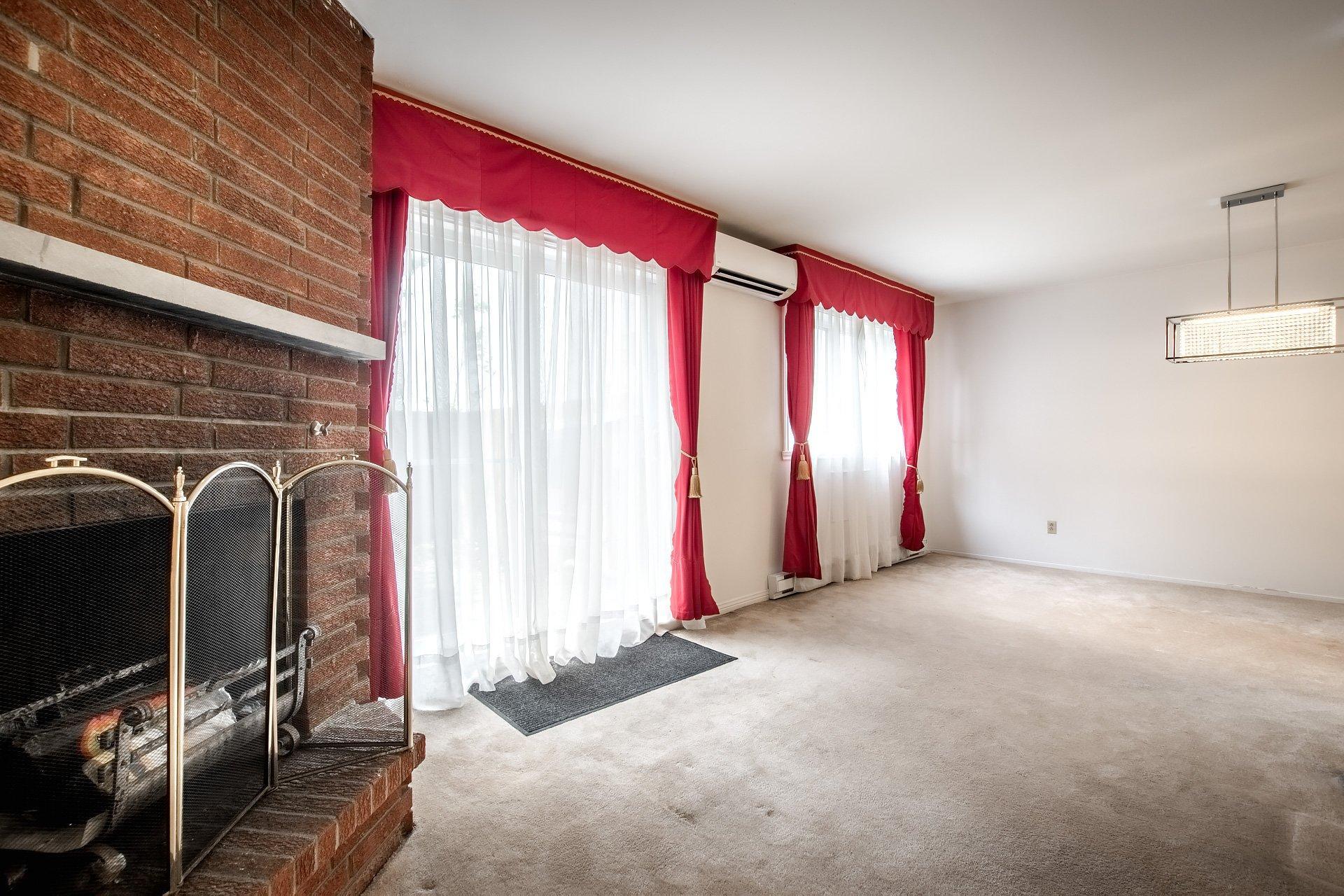 









3834


Ch. de la Côte-de-Liesse

,
Mont-Royal,




QC
H4N2P5


