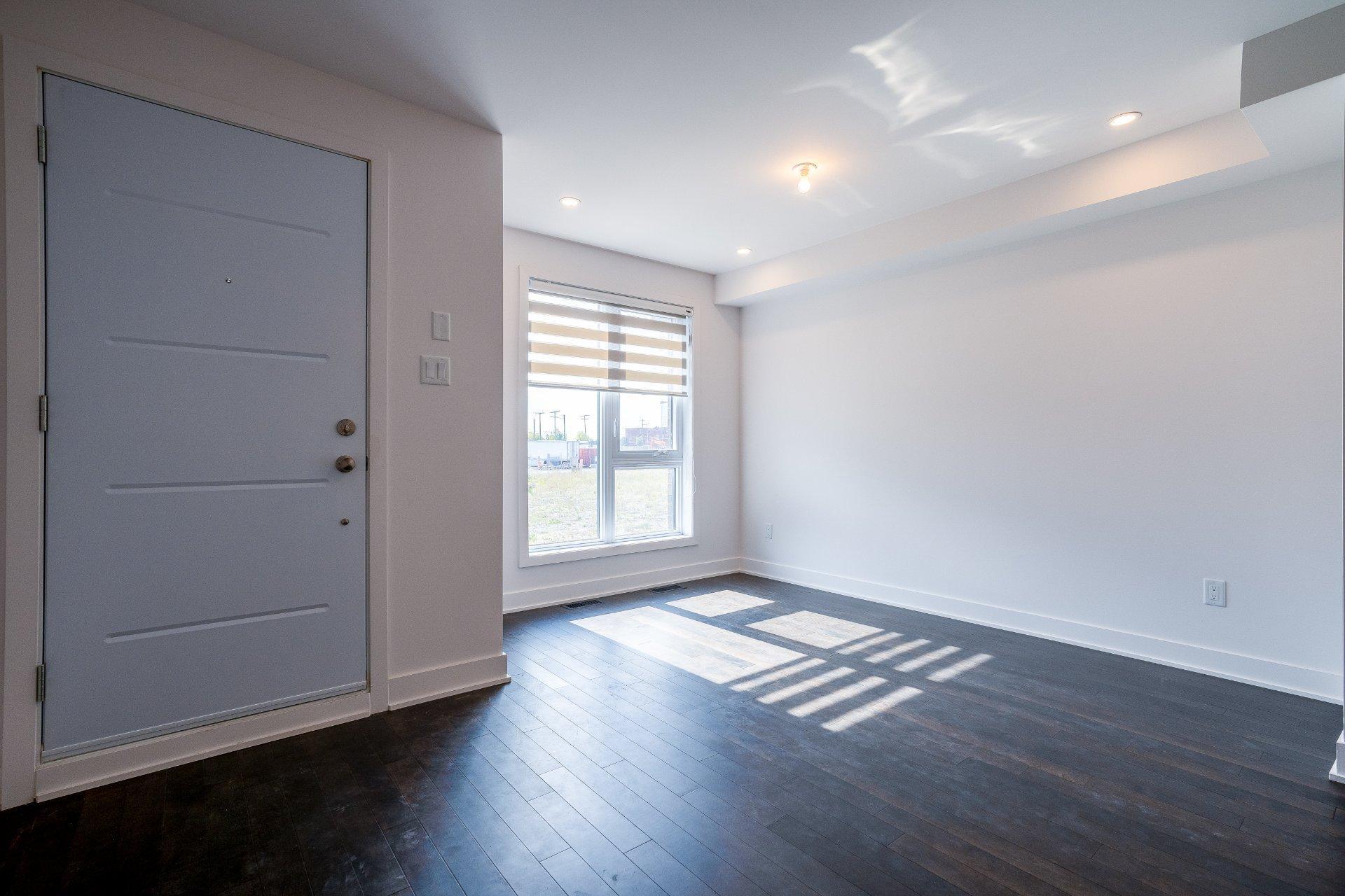 









388


Av. Skaniatarati

,
Montréal (Lachine),




QC
H8S0C1

