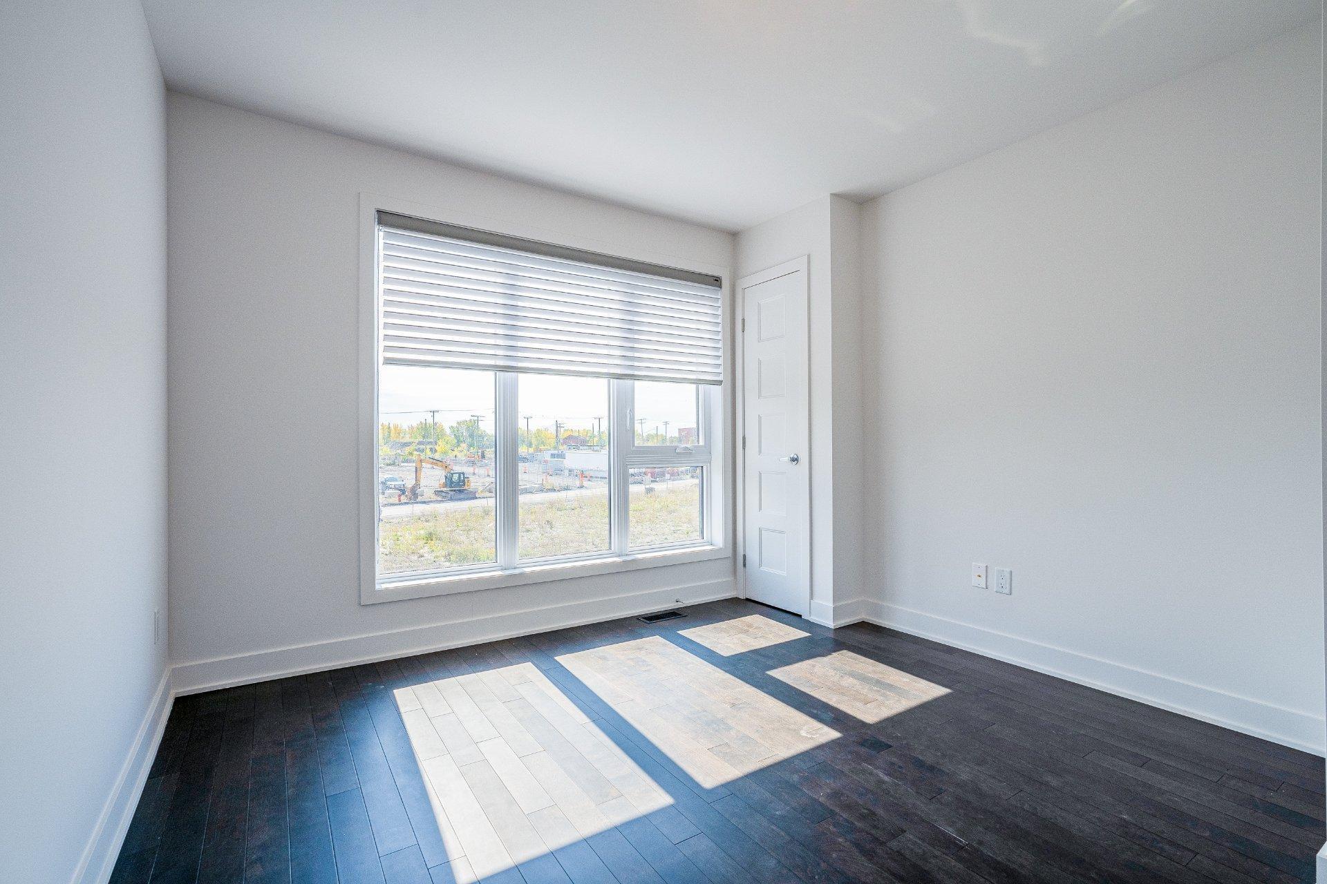 









388


Av. Skaniatarati

,
Montréal (Lachine),




QC
H8S0C1

