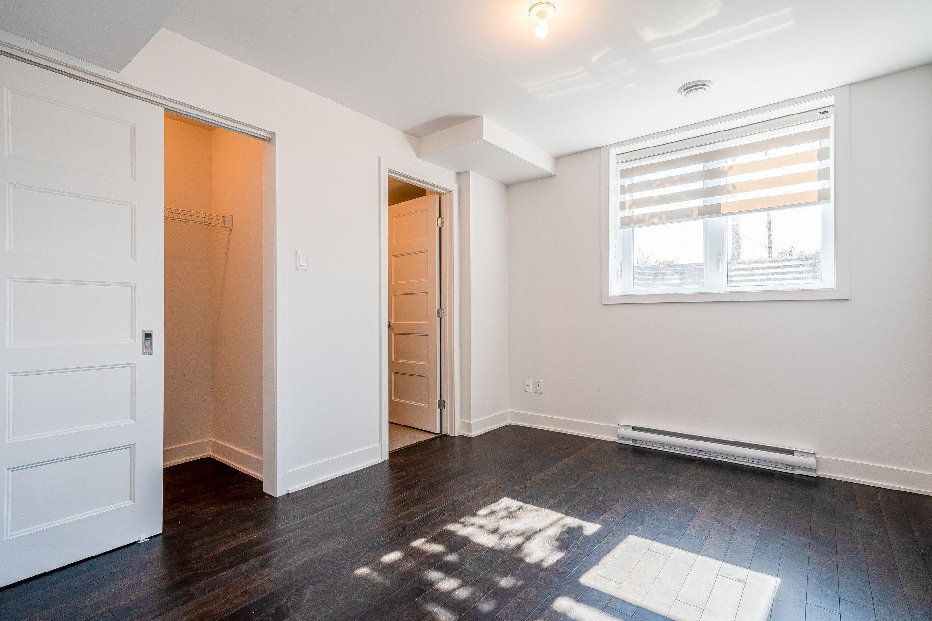 









388


Av. Skaniatarati

,
Montréal (Lachine),




QC
H8S0C1

