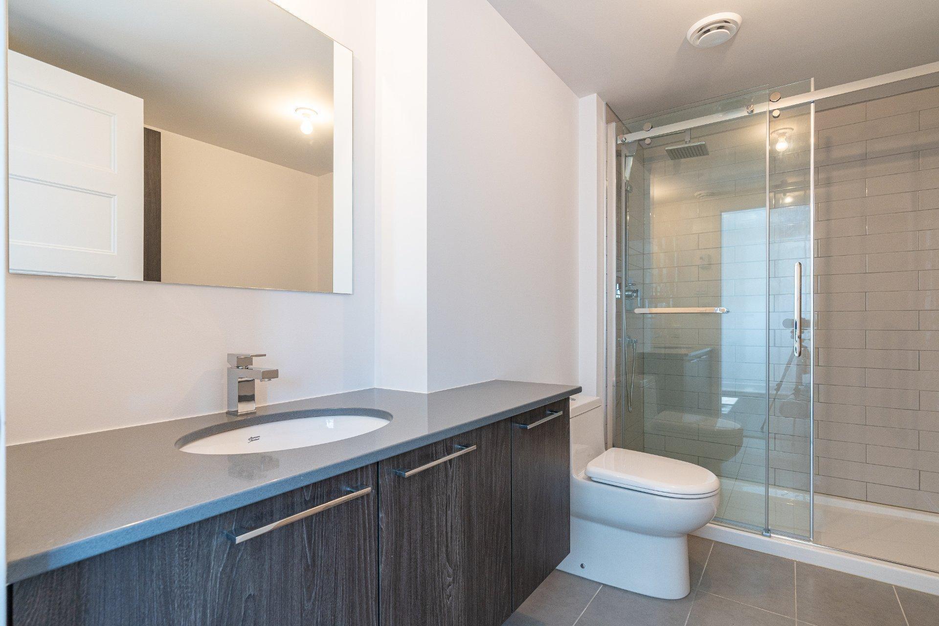 









388


Av. Skaniatarati

,
Montréal (Lachine),




QC
H8S0C1

