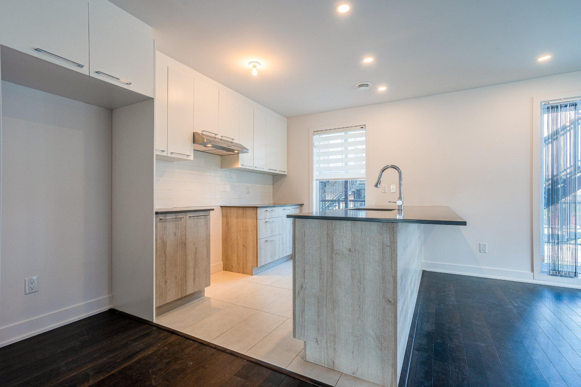 









388


Av. Skaniatarati

,
Montréal (Lachine),




QC
H8S0C1

