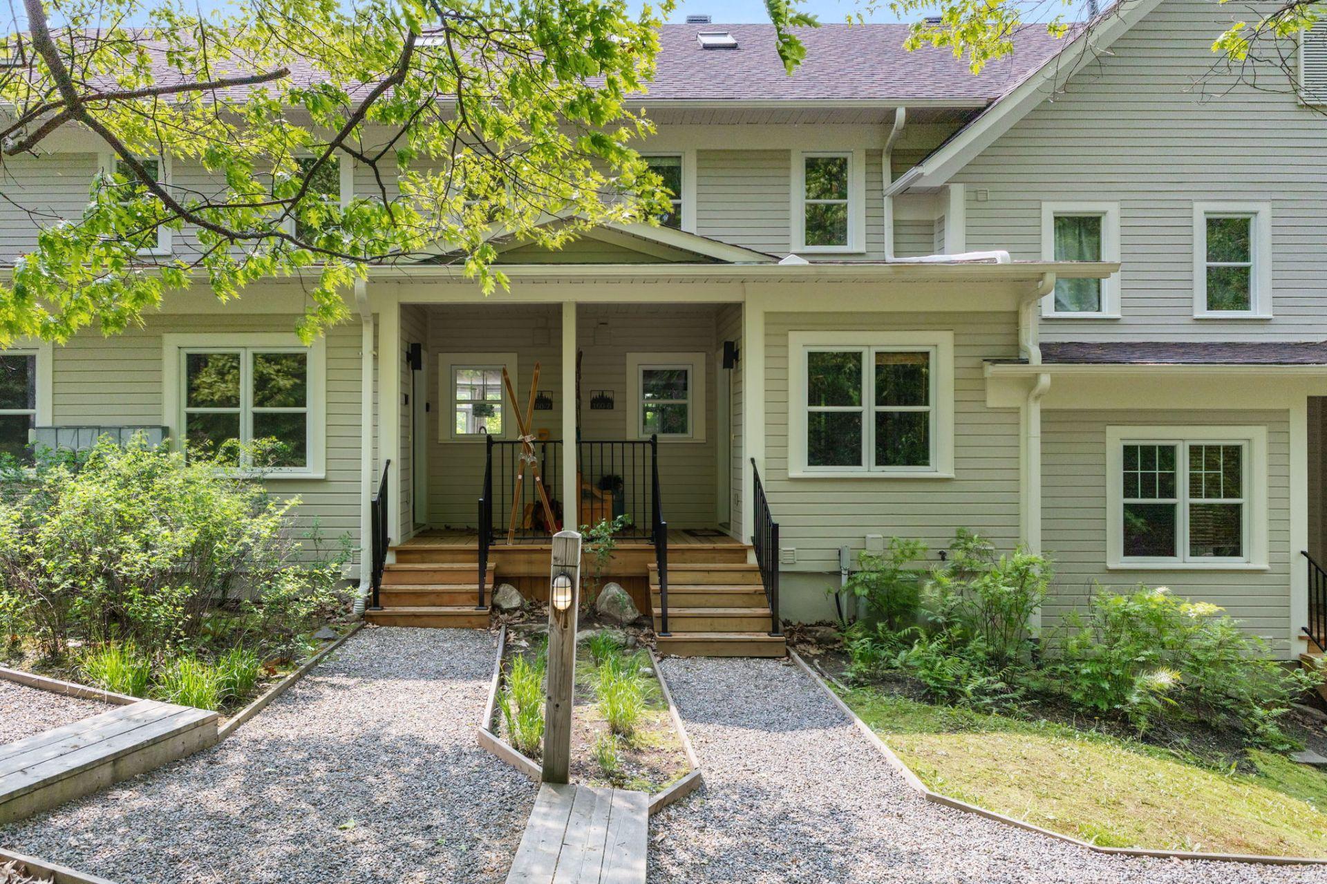 









160


Ch. de la Forêt

, 7,
Mont-Tremblant,




QC
J8E3K8

