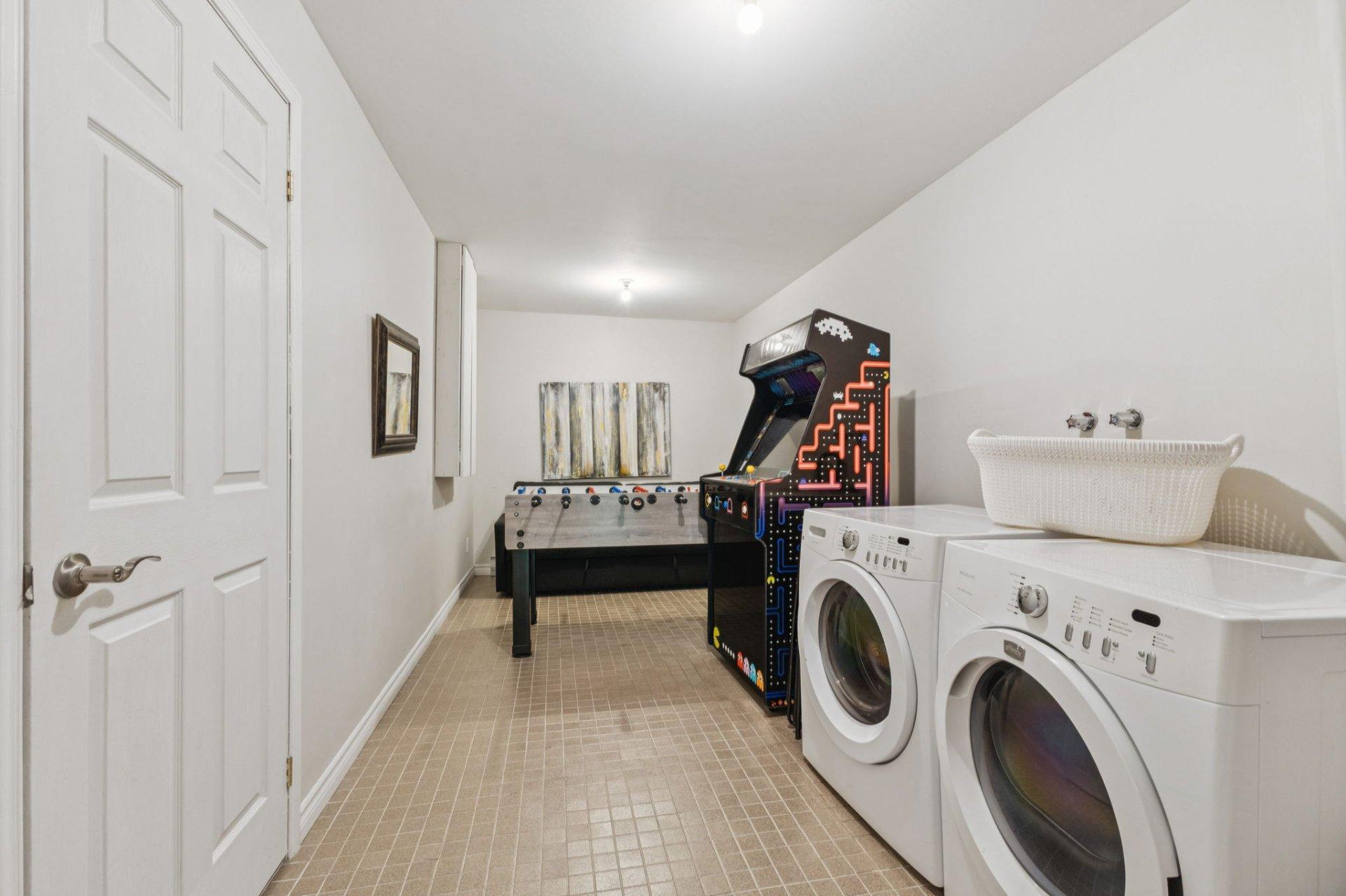 









160


Ch. de la Forêt

, 7,
Mont-Tremblant,




QC
J8E3K8

