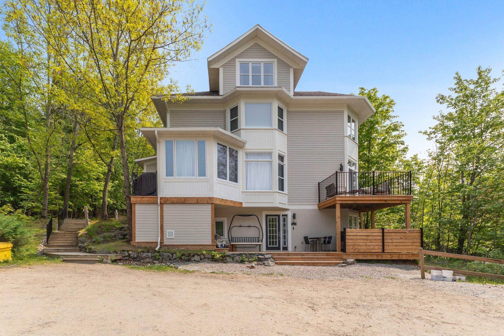 









160


Ch. de la Forêt

, 7,
Mont-Tremblant,




QC
J8E3K8

