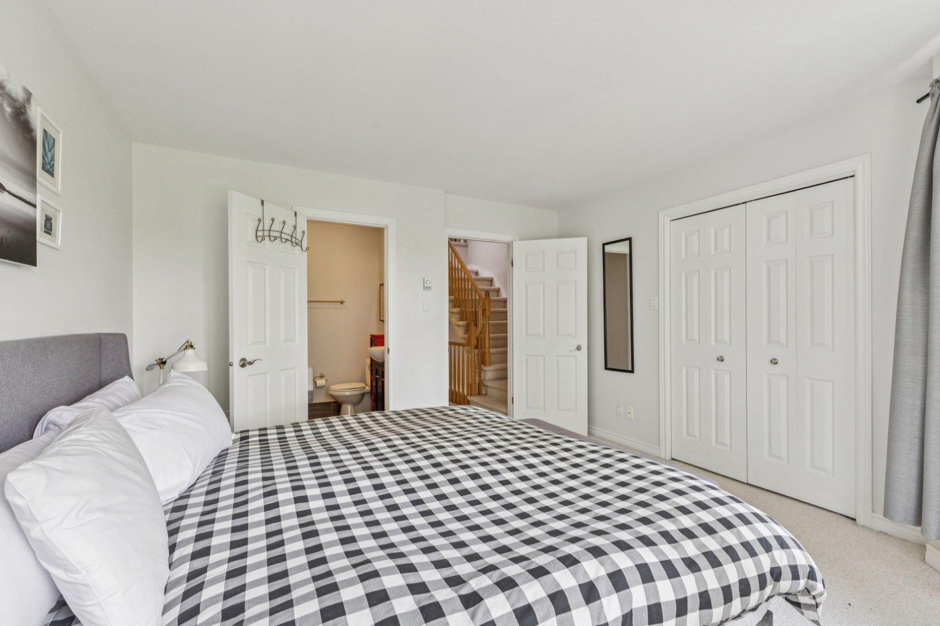 









160


Ch. de la Forêt

, 7,
Mont-Tremblant,




QC
J8E3K8

