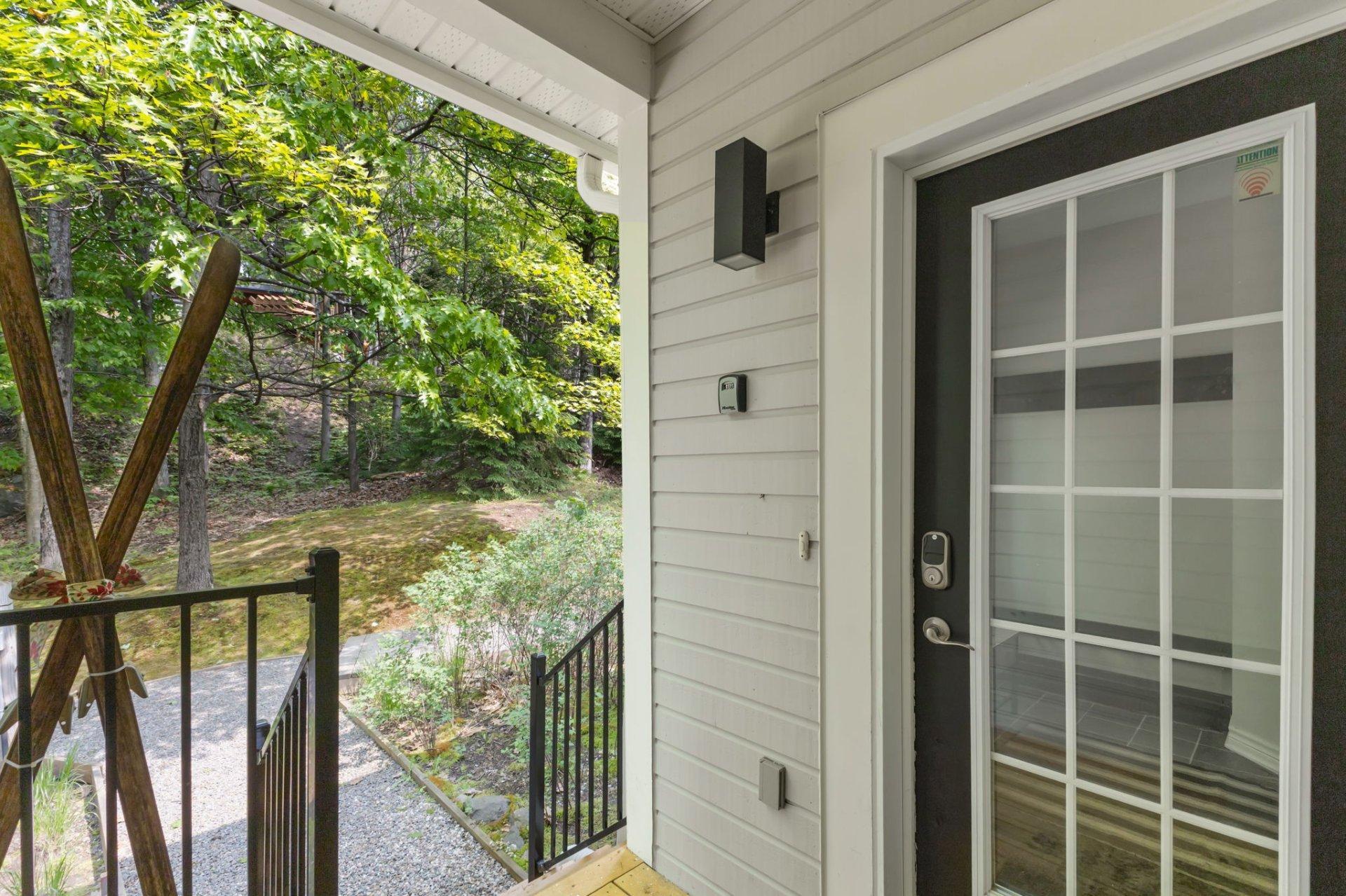 









160


Ch. de la Forêt

, 7,
Mont-Tremblant,




QC
J8E3K8

