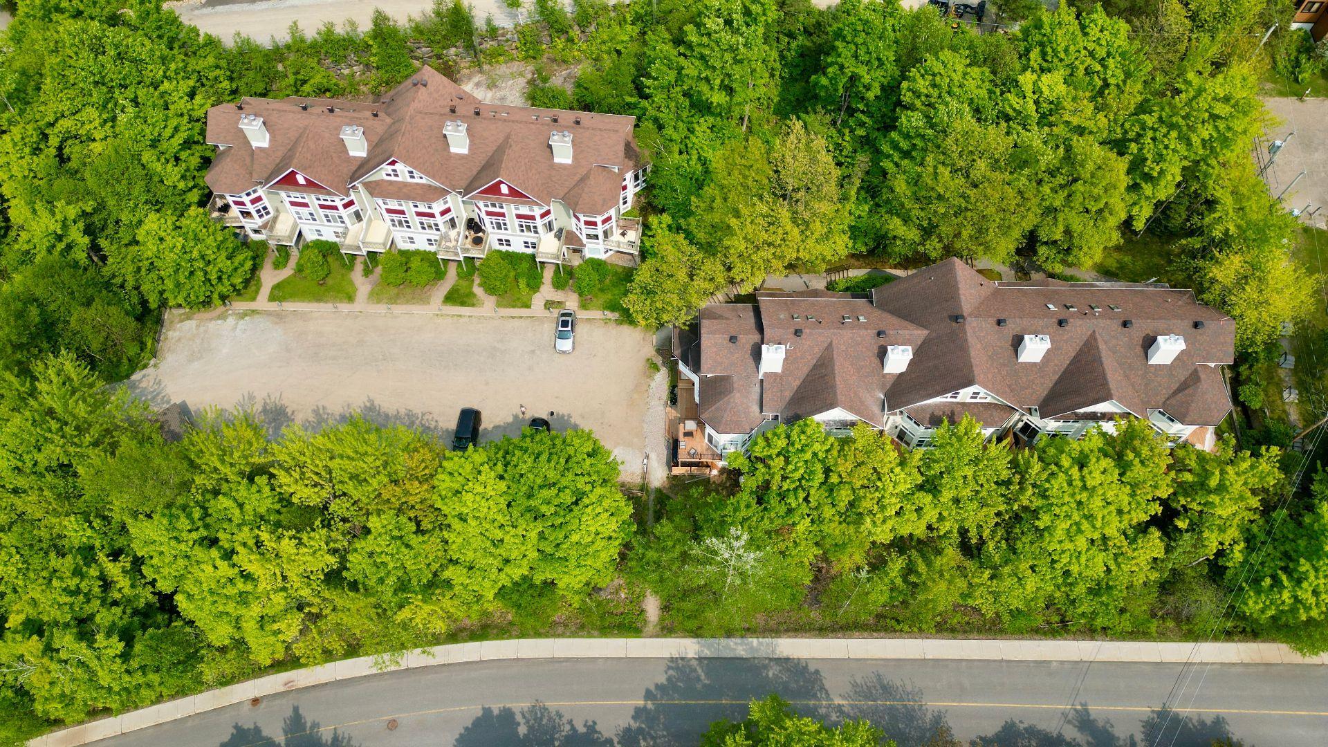 









160


Ch. de la Forêt

, 7,
Mont-Tremblant,




QC
J8E3K8

