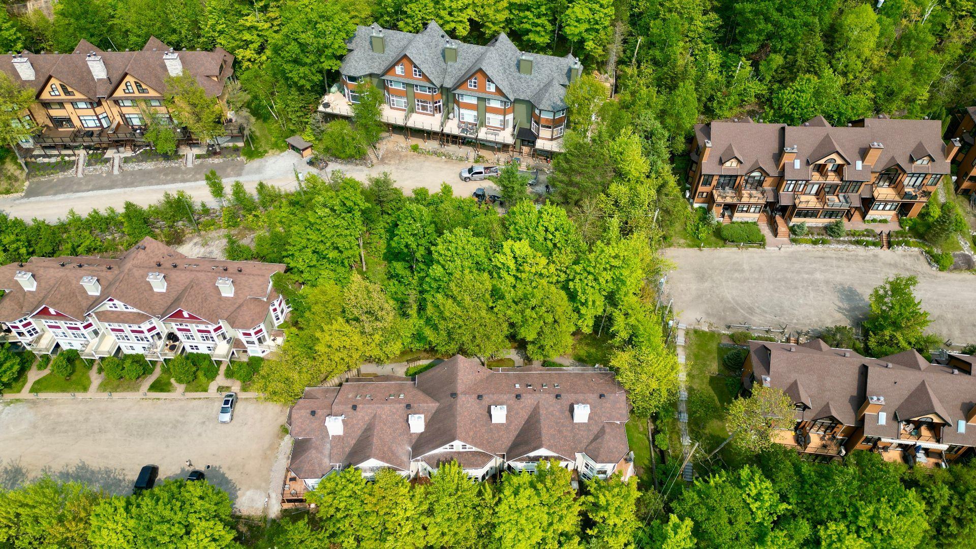 









160


Ch. de la Forêt

, 7,
Mont-Tremblant,




QC
J8E3K8

