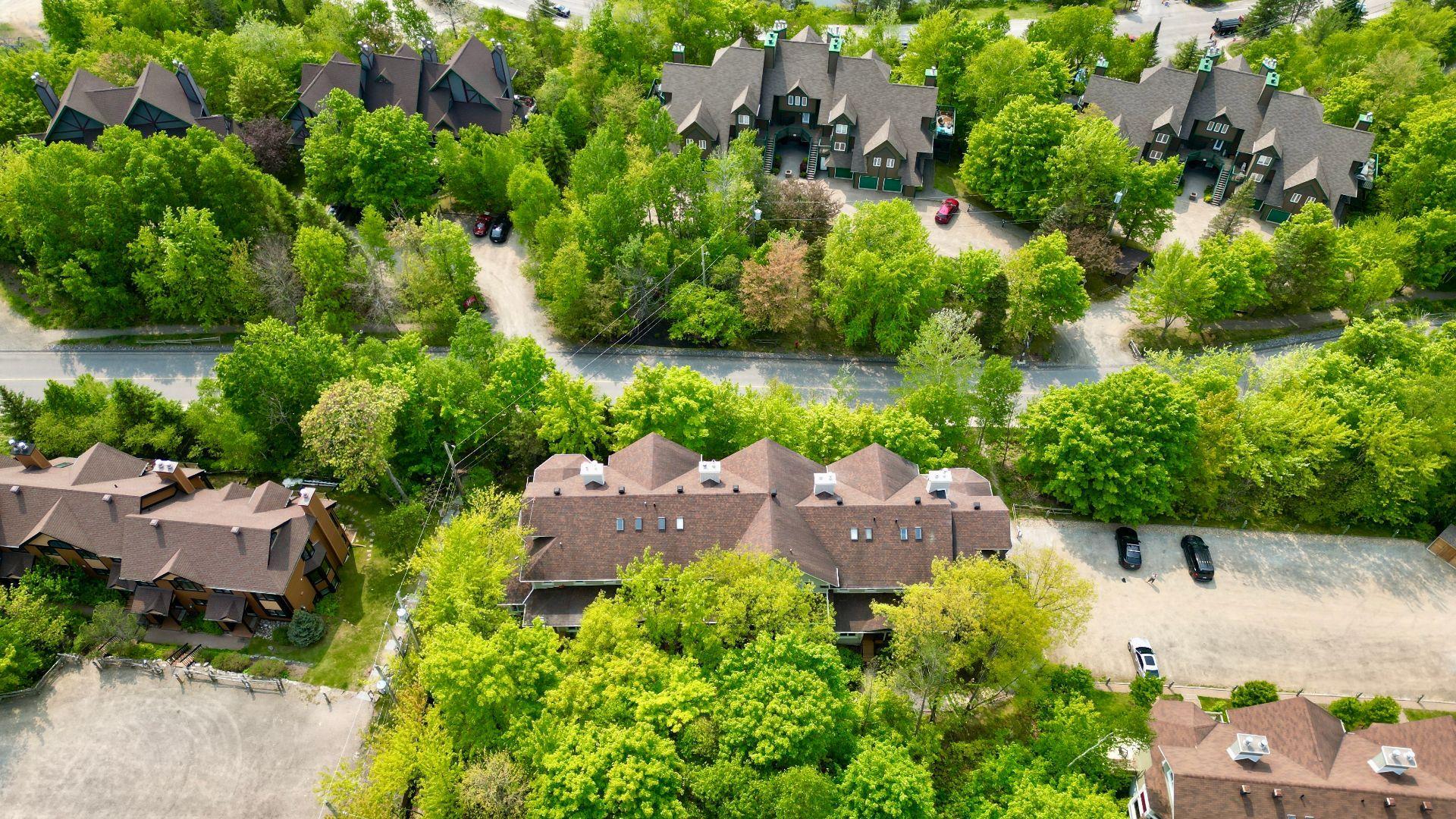 









160


Ch. de la Forêt

, 7,
Mont-Tremblant,




QC
J8E3K8

