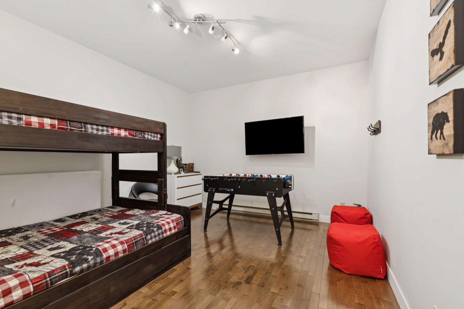 









205


Ch. des Quatre-Sommets

, 4,
Mont-Tremblant,




QC
J8E1C6

