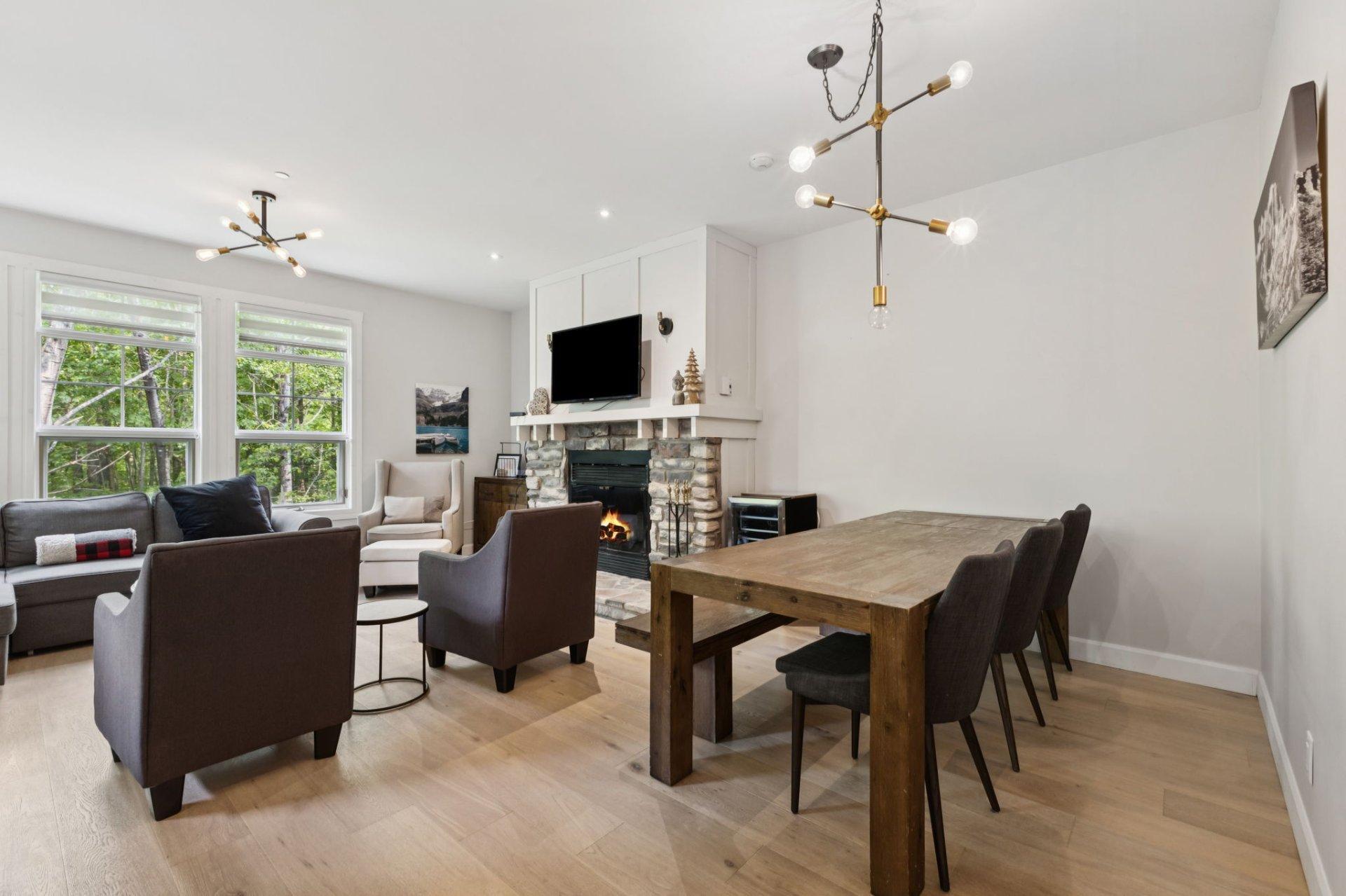 









205


Ch. des Quatre-Sommets

, 4,
Mont-Tremblant,




QC
J8E1C6

