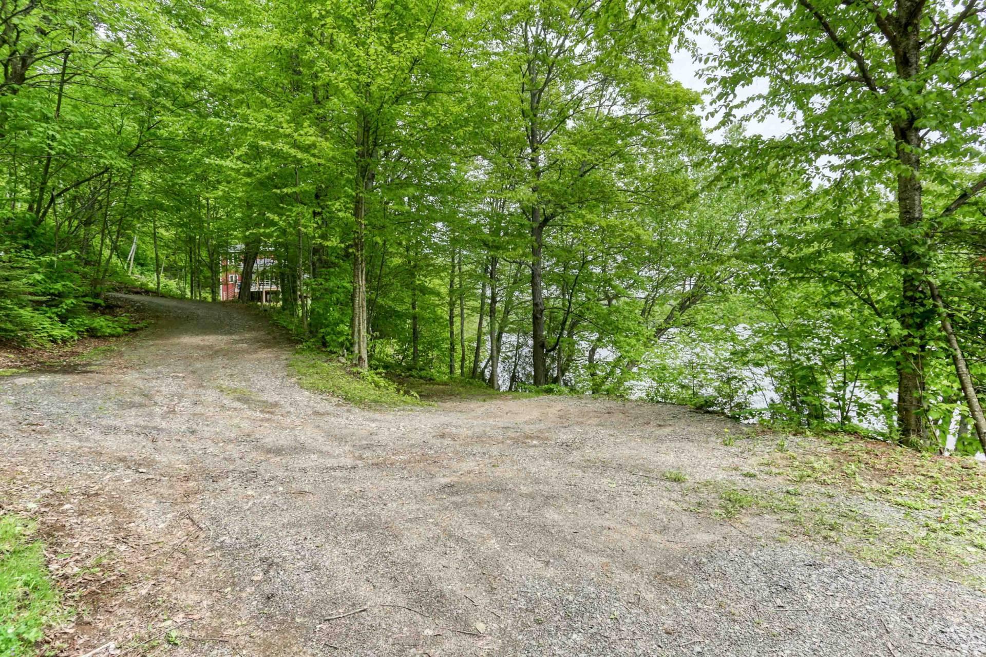 









3901


Ch. Laperrière

,
Shawinigan,




QC
G9T0C3

