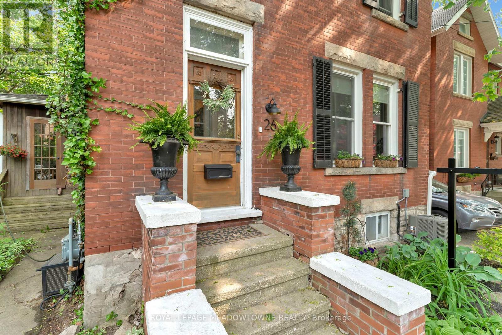 












26 EDWIN STREET

,
Guelph,




Ontario
N1H2C9

