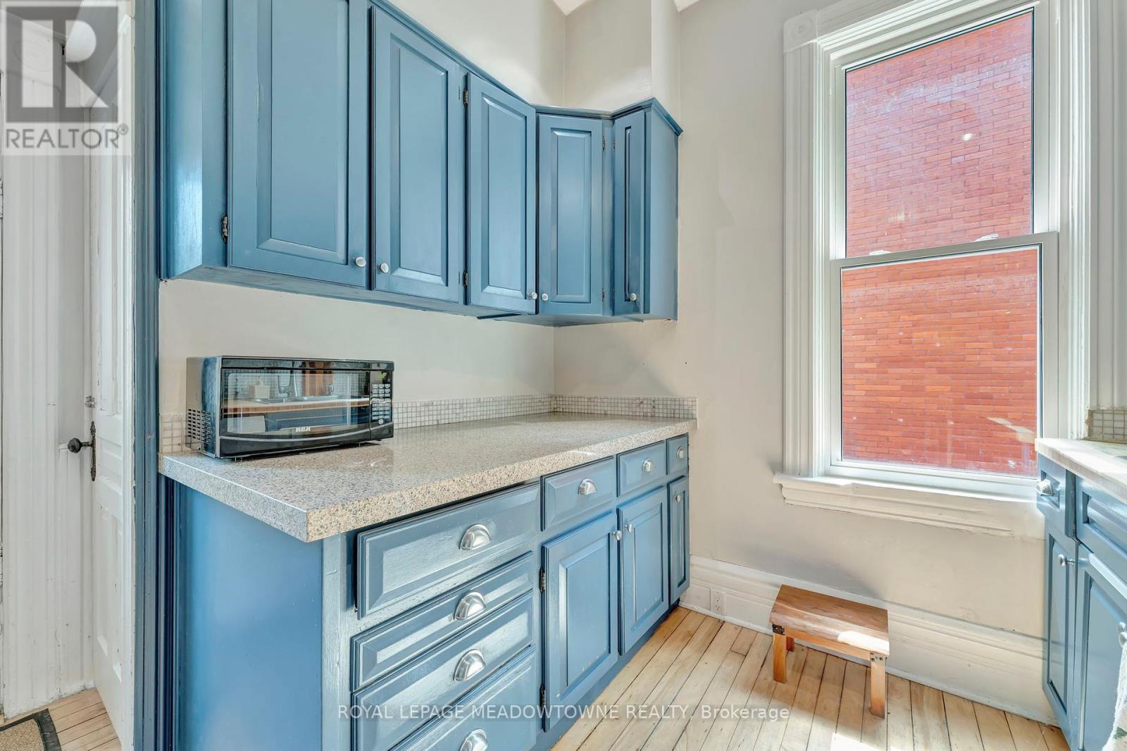 












26 EDWIN STREET

,
Guelph,




Ontario
N1H2C9

