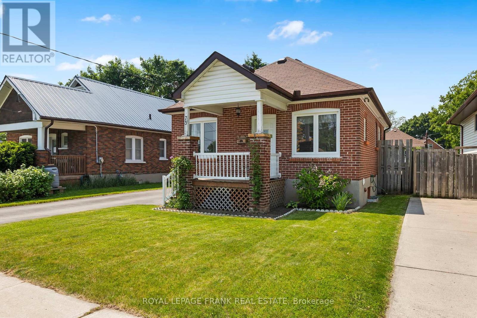 












73 PINE STREET

,
Peterborough Central (South),




Ontario
K9J5A6

