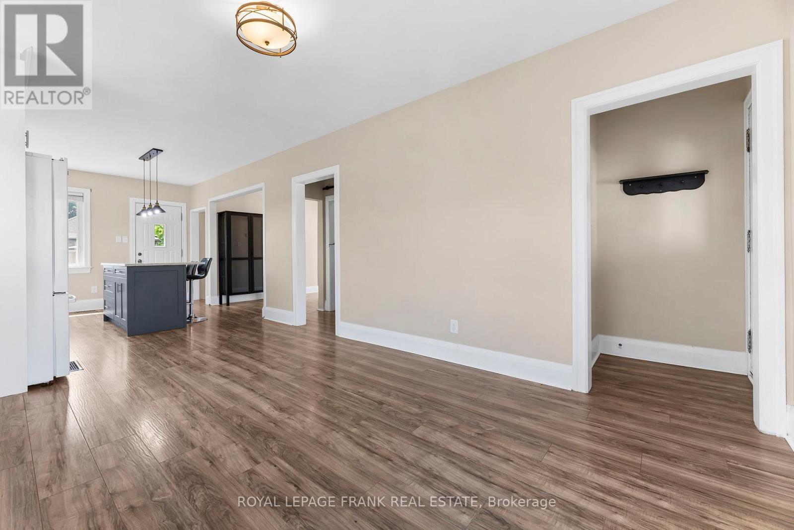 












73 PINE STREET

,
Peterborough Central (South),




Ontario
K9J5A6

