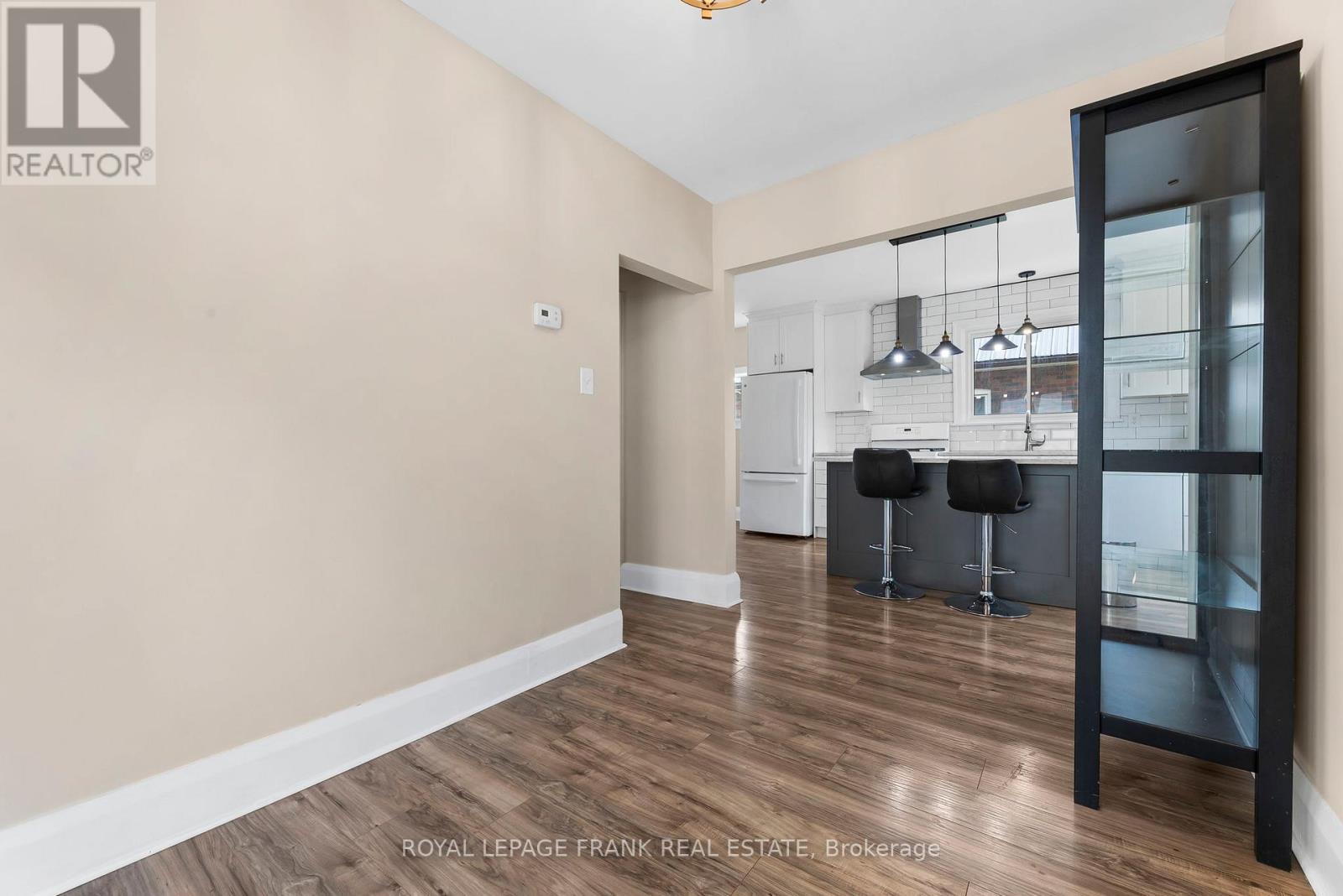 












73 PINE STREET

,
Peterborough Central (South),




Ontario
K9J5A6

