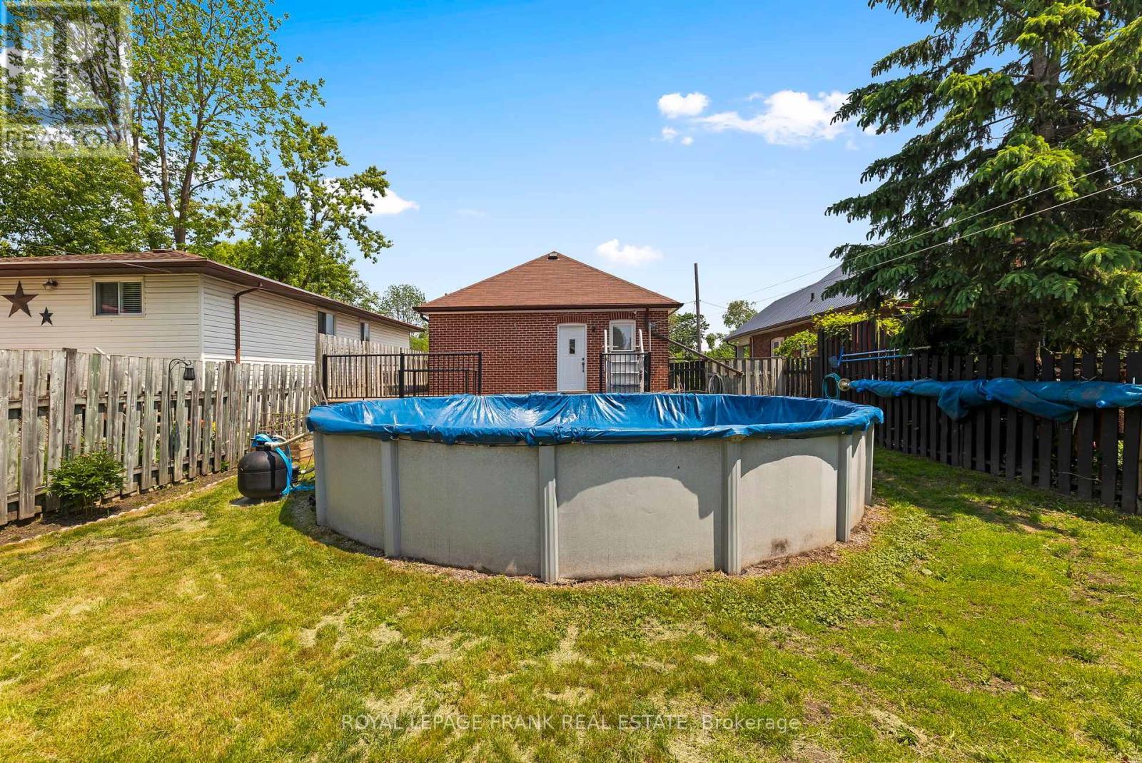 












73 PINE STREET

,
Peterborough Central (South),




Ontario
K9J5A6


