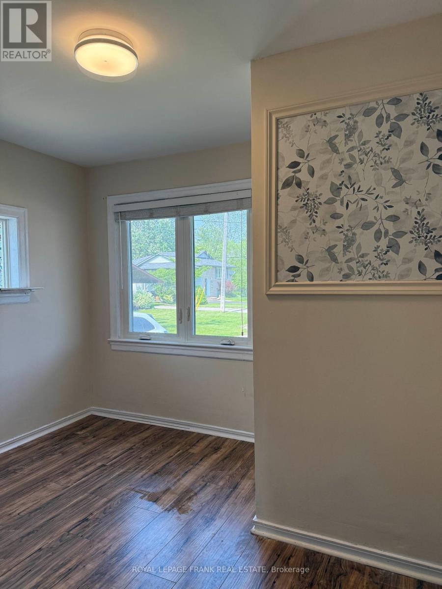 












73 PINE STREET

,
Peterborough Central (South),




Ontario
K9J5A6

