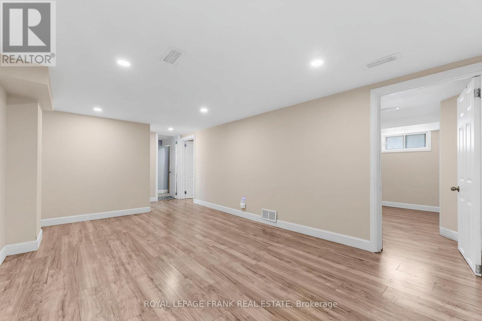 












73 PINE STREET

,
Peterborough Central (South),




Ontario
K9J5A6

