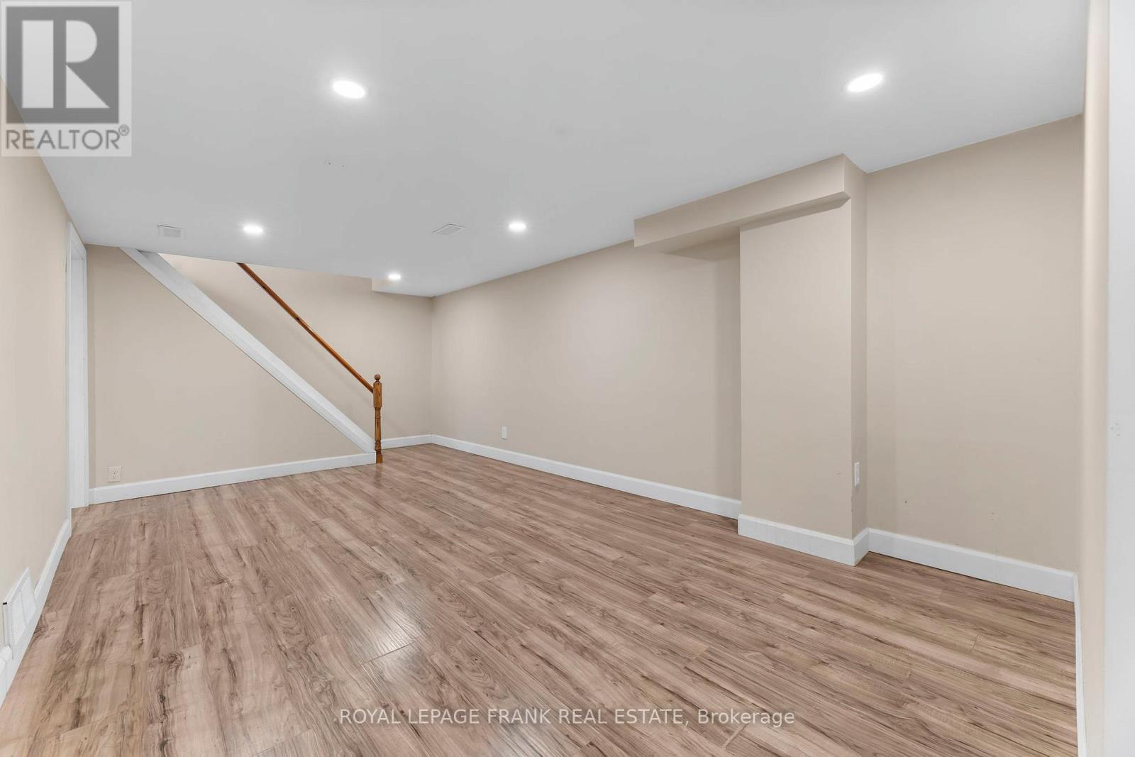












73 PINE STREET

,
Peterborough Central (South),




Ontario
K9J5A6

