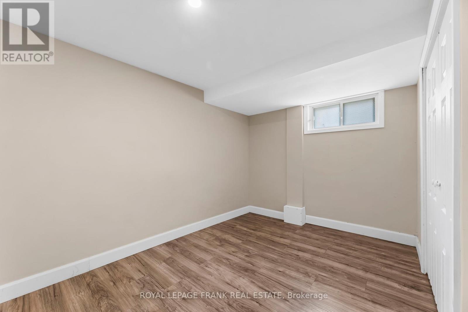 












73 PINE STREET

,
Peterborough Central (South),




Ontario
K9J5A6

