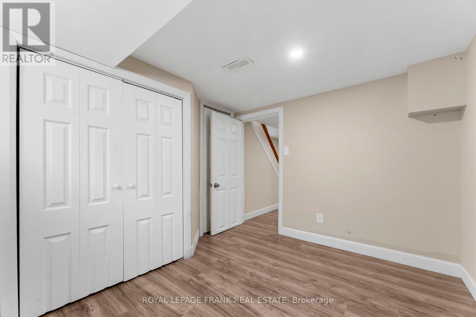 












73 PINE STREET

,
Peterborough Central (South),




Ontario
K9J5A6

