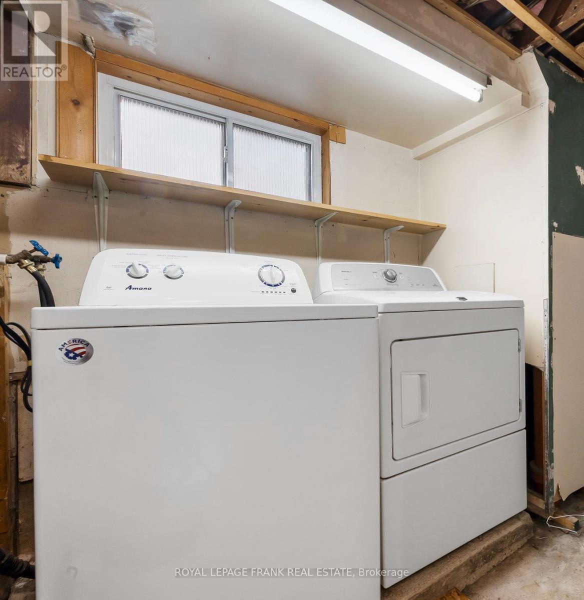 












73 PINE STREET

,
Peterborough Central (South),




Ontario
K9J5A6

